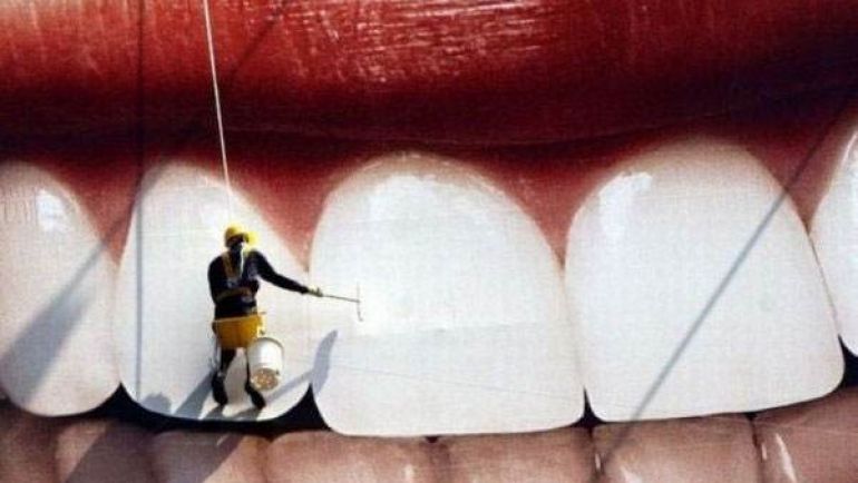 Blancorexia: La peligrosa obsesión por unos dientes blancos